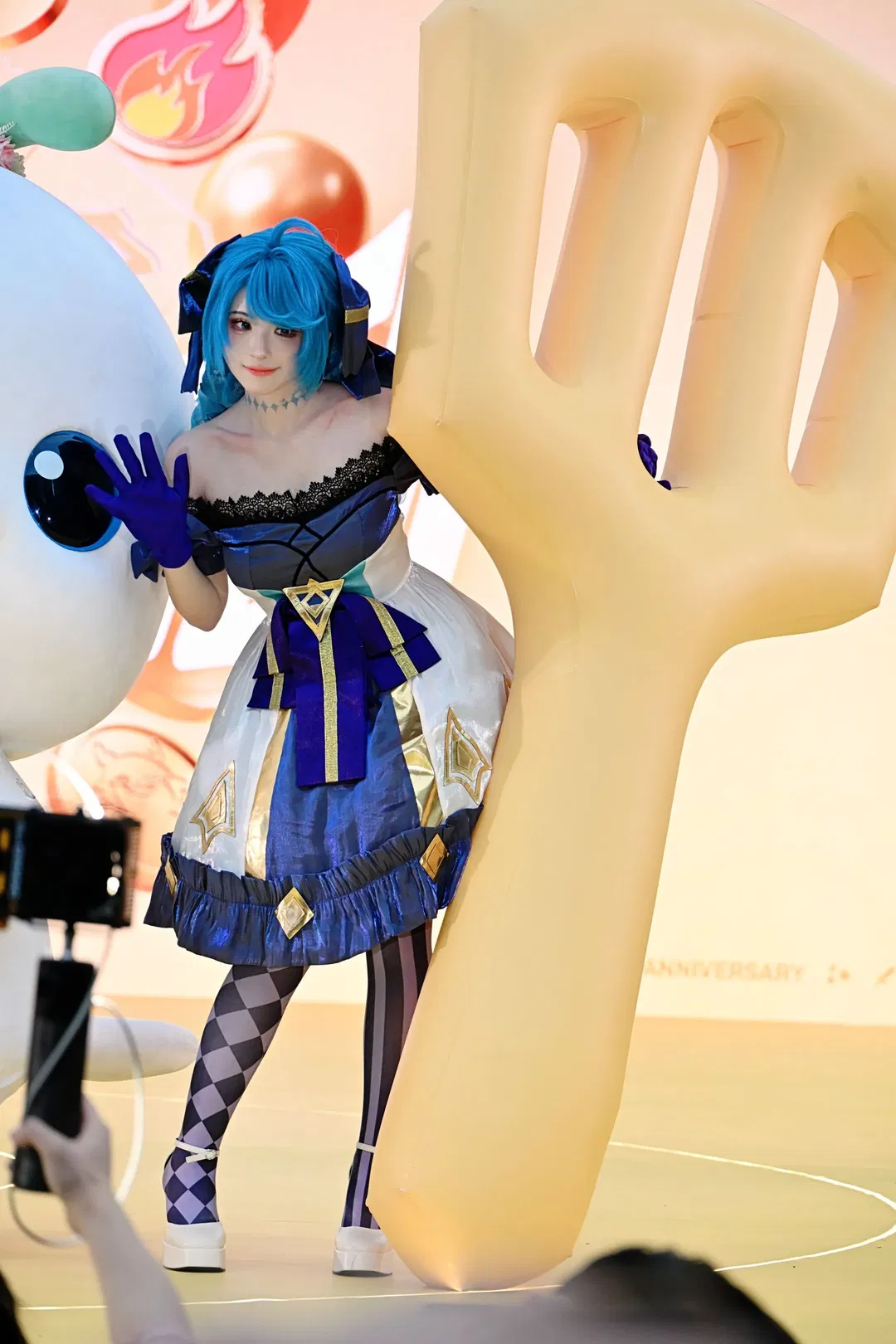 【格温cos】金铲铲之战五周年，小小格温的线下甜酷体验 - 第 1 张