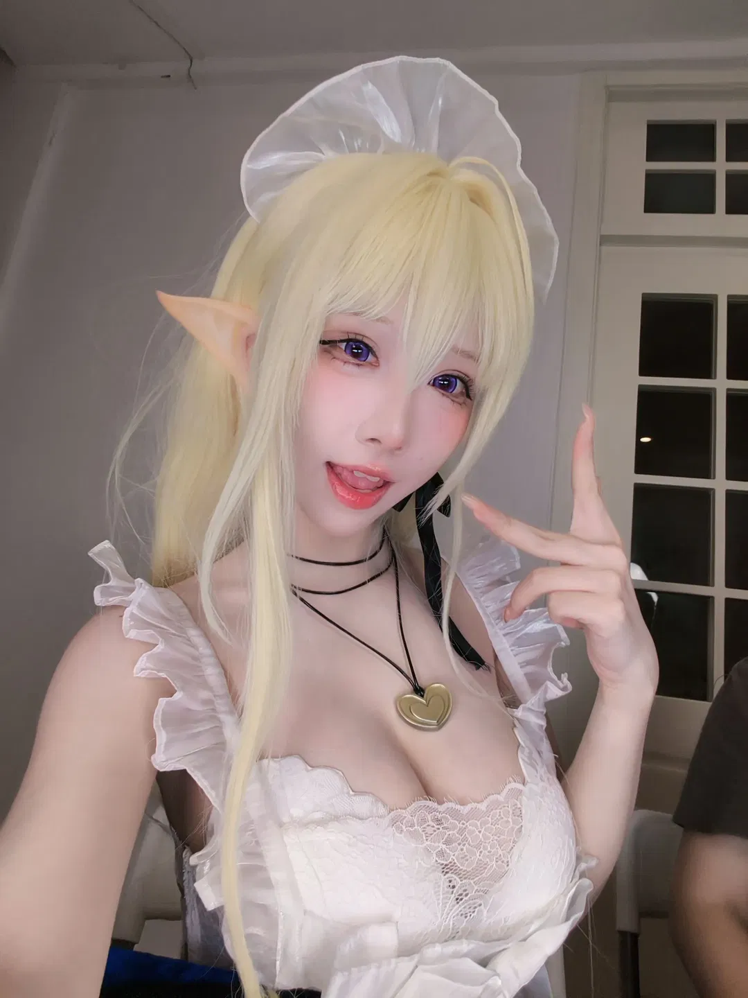 碧蓝航线金发精灵女仆装扮自拍分享 - 第 2 张