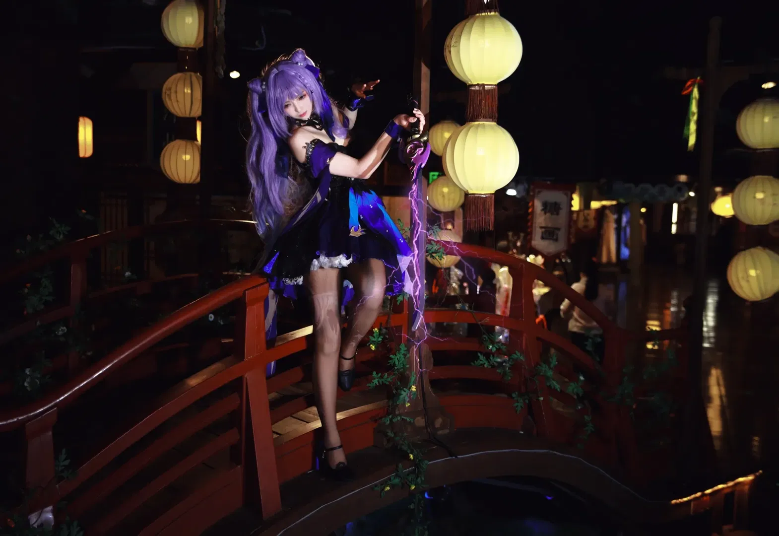 【刻晴cos】原神海灯节夜景，红桥之上的雷光 - 第 1 张