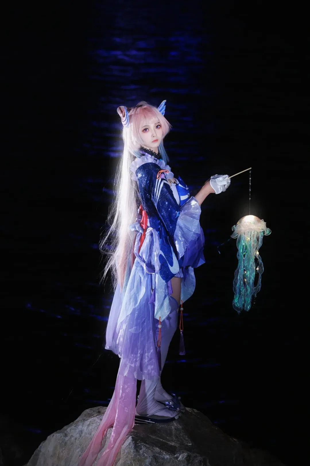 【珊瑚宫心海cos】水边夜景提灯寻找彼岸微光 - 第 3 张