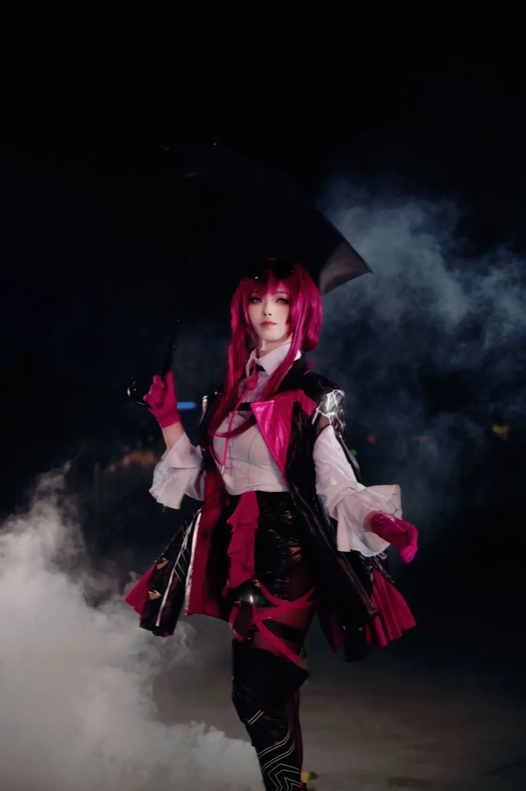 【卡芙卡cos】星穹铁道粉色激光阵，感受卡妈妈的压迫感 - 第 3 张