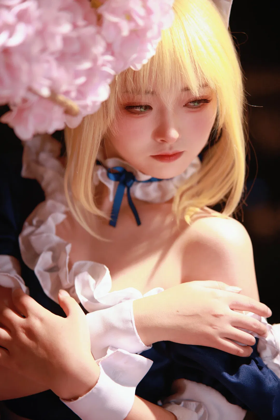 【阿尔托莉雅cos】FGO这套女仆装，细节和光影真的绝了 - 第 4 张