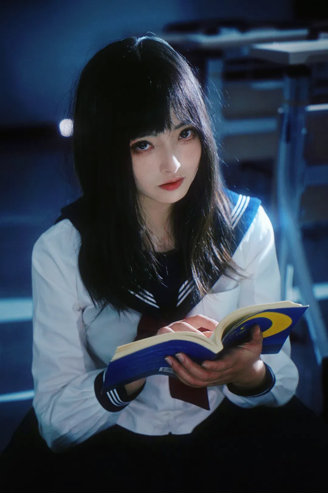 暗调JK制服写真，深夜读书的少女 - 第 1 张