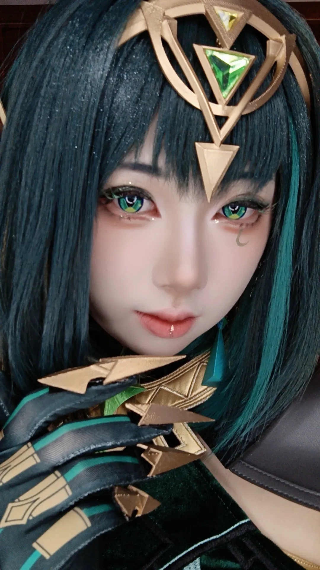 【奈芙爾cos】墨綠與金色的奇幻視覺碰撞 - 第 1 張