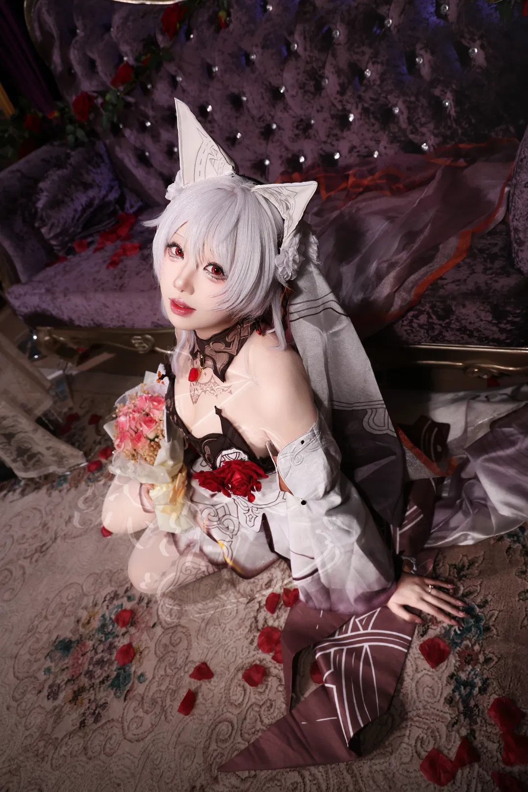【大月下cos】崩坏3十周年的花嫁，红玫瑰与白丝绒的浪漫 - 第 7 张