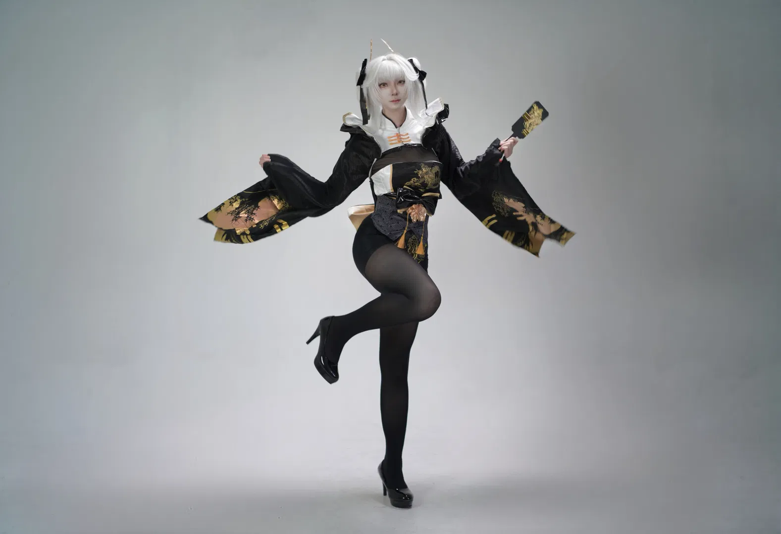 【白兔布兰儿cos】胜利女神白兔布兰儿，黑白金国风与二次元的碰撞 - 第 6 张