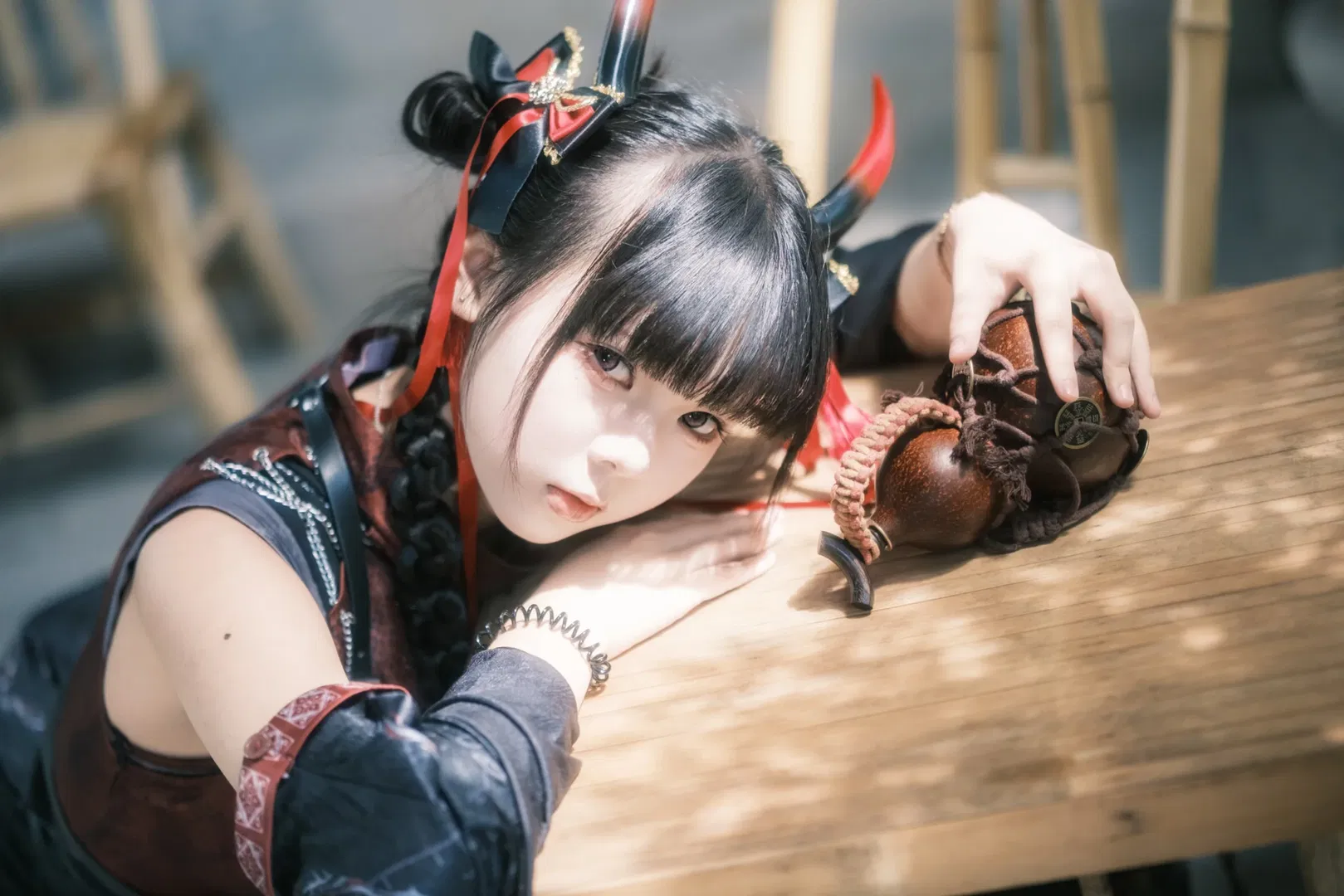 红黑机能风中华娘，中式园林里的武侠氛围感 - 第 9 张