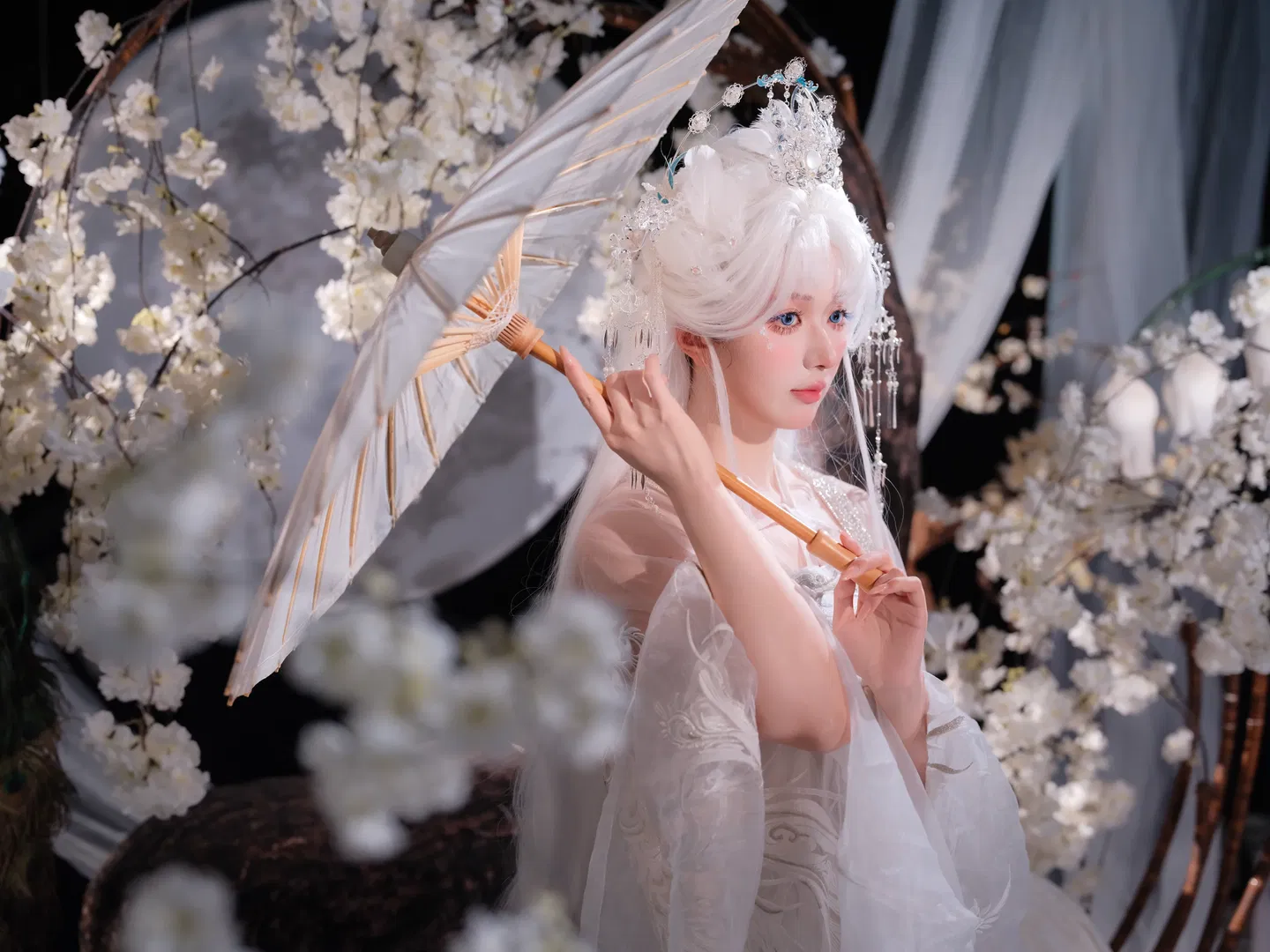 【孔雀明王cos】化身白羽神鸟，记录一次灵动的古风摄影 - 第 6 张