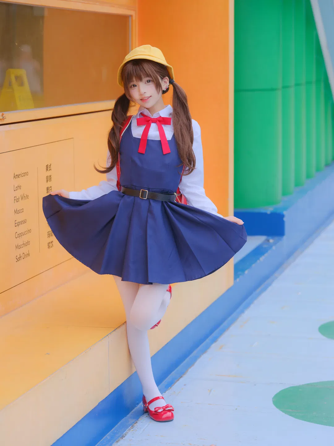 【时雨羽衣cos】黄帽双马尾与红书包的元气夏日记录 - 第 4 张