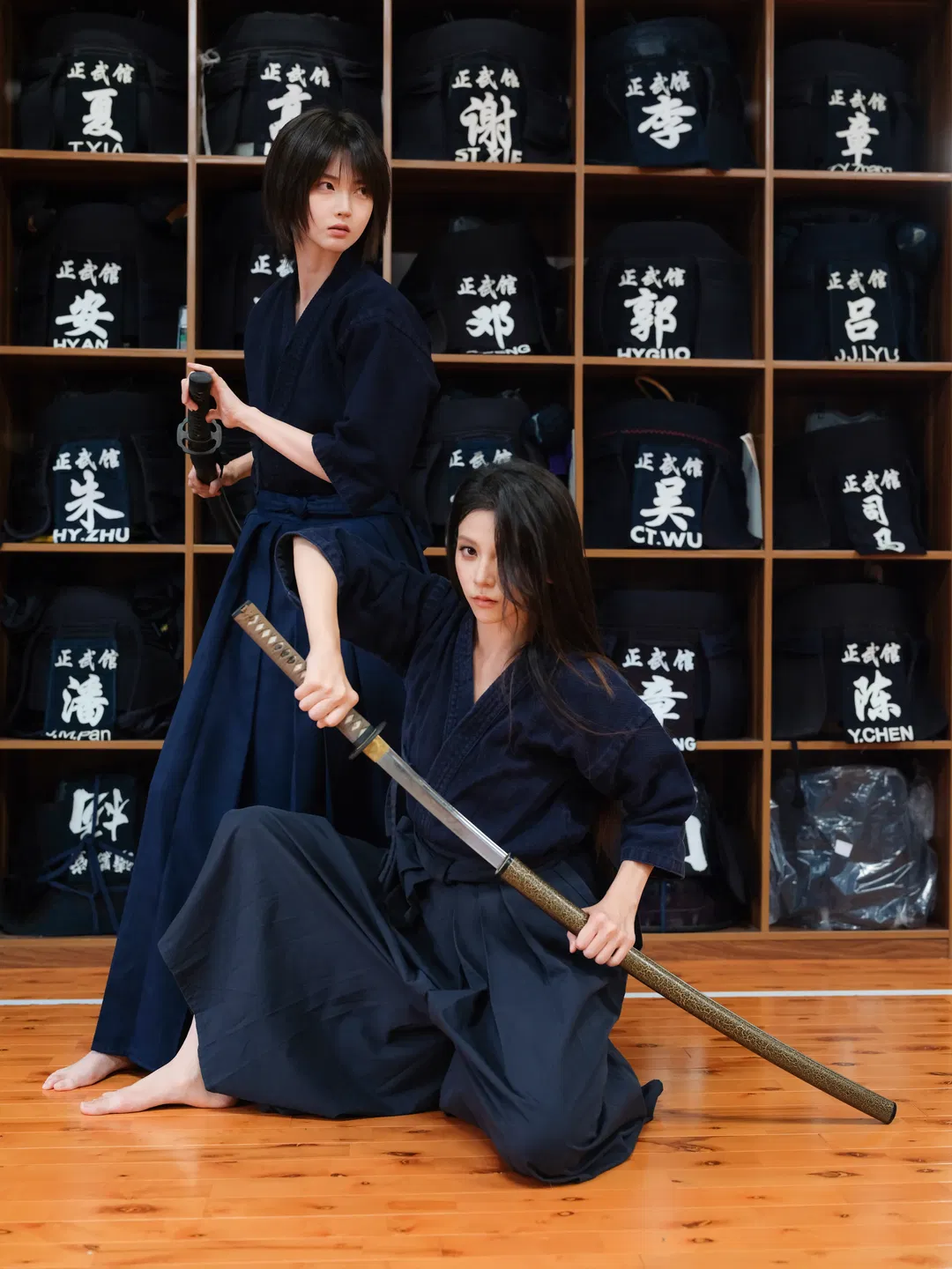 深蓝剑道服与武士刀的碰撞，记录道场里的双人氛围感 - 第 1 张