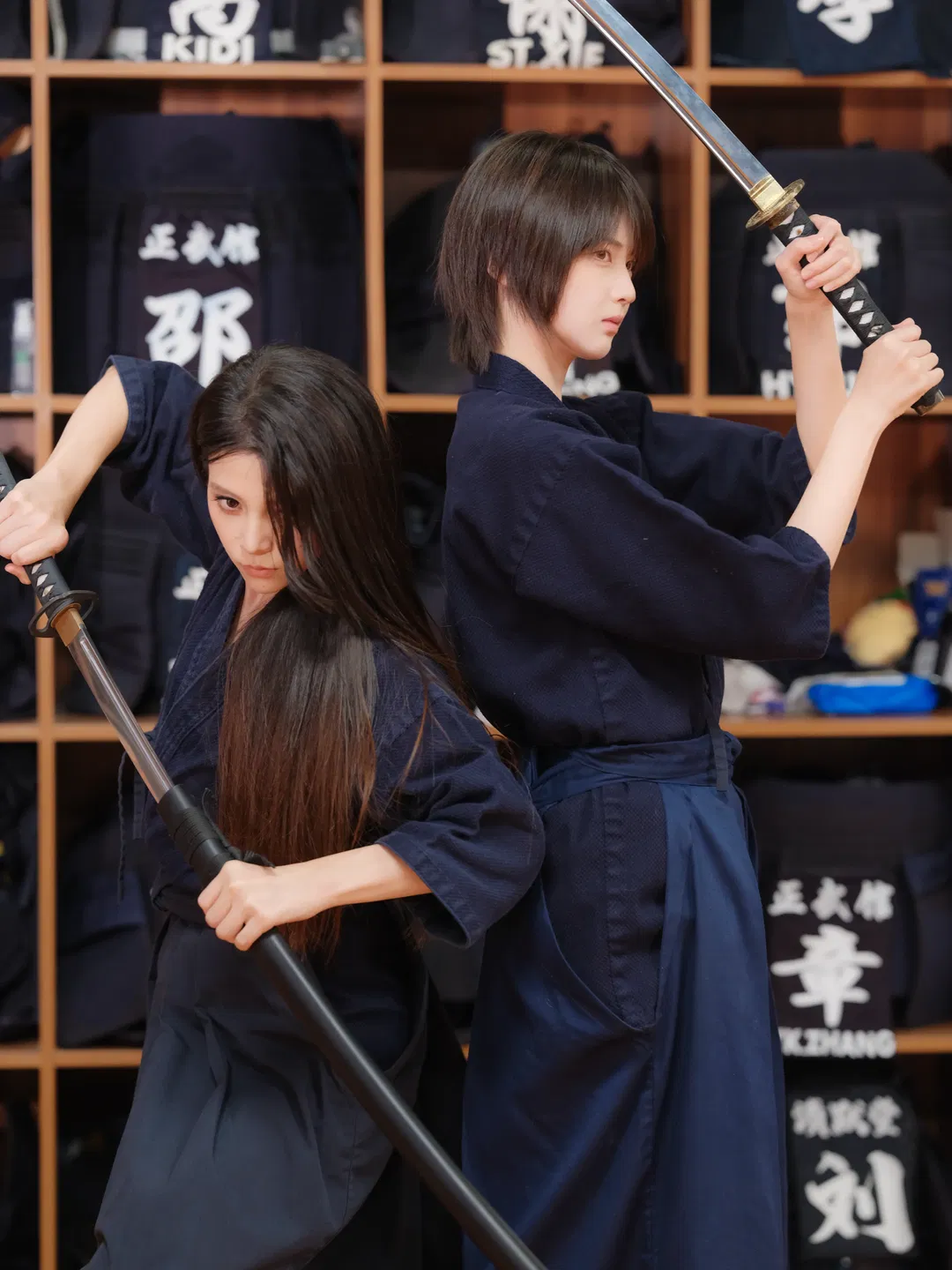 深蓝剑道服与武士刀的碰撞，记录道场里的双人氛围感 - 第 3 张