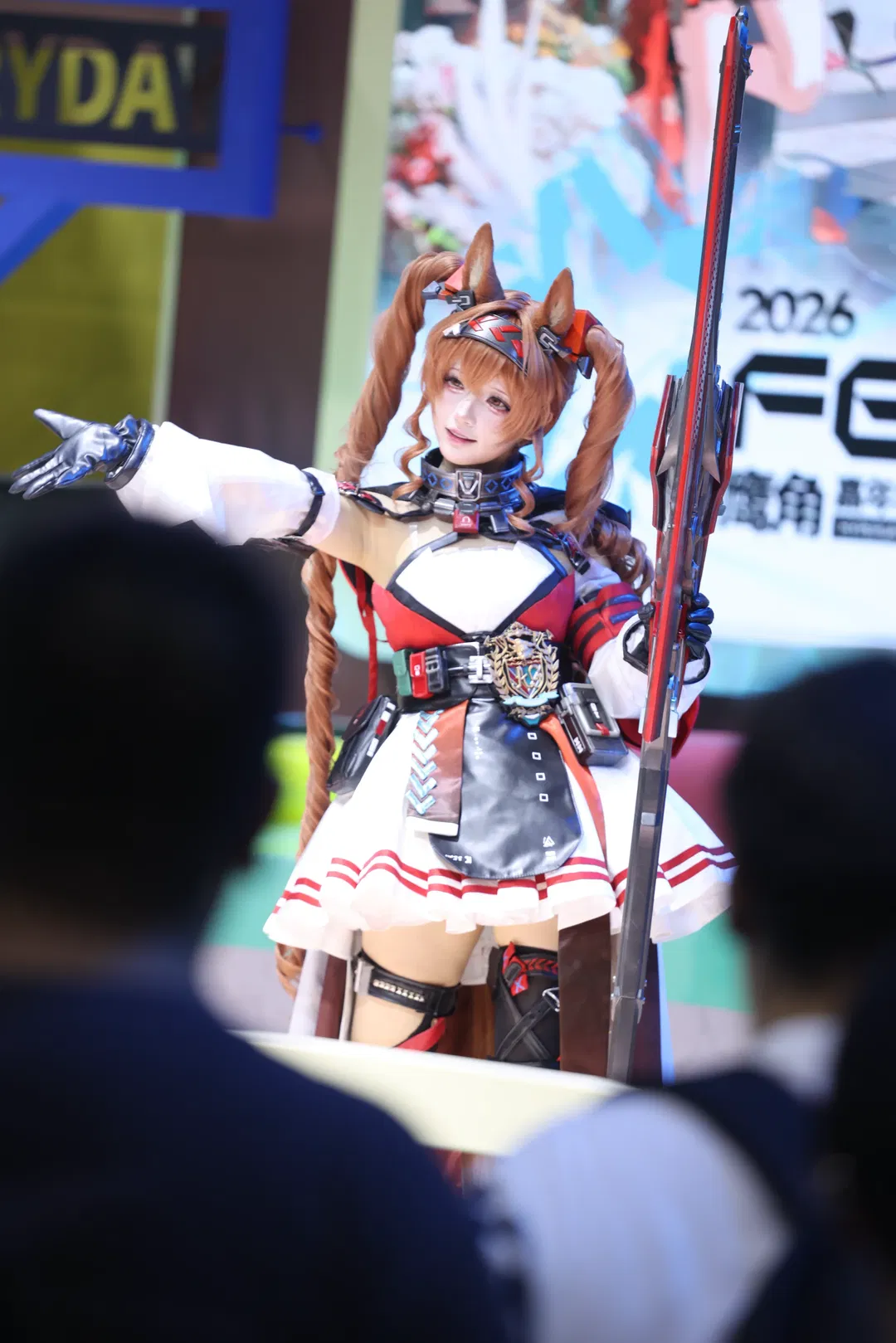 【明日方舟cos】鹰角嘉年华现场的超飒科幻战斗风 - 第 1 张