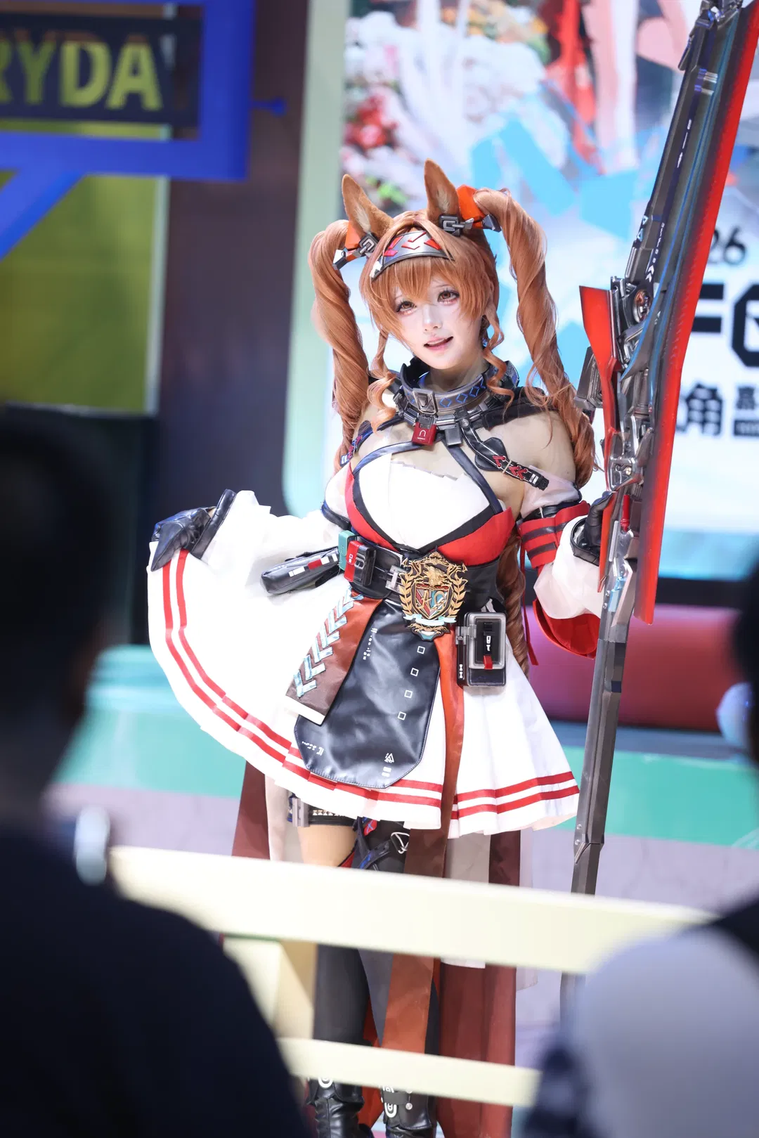【明日方舟cos】鹰角嘉年华现场的超飒科幻战斗风 - 第 2 张