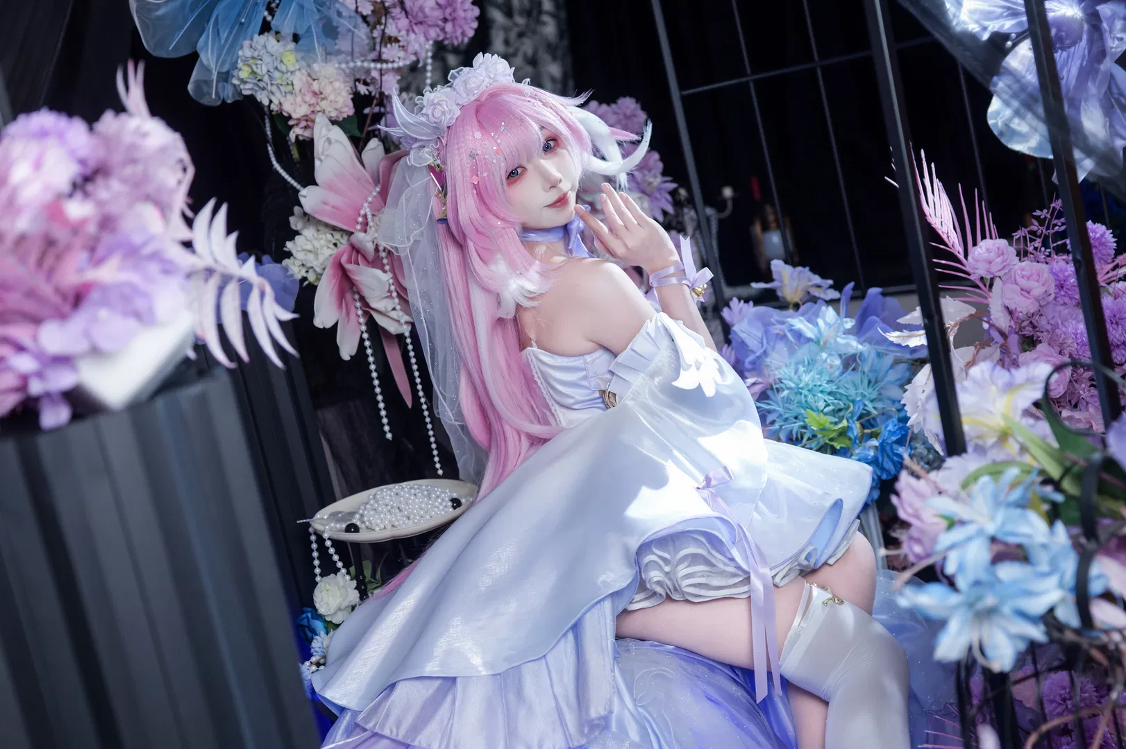 【爱莉希雅cos】崩坏3花间颂歌花嫁造型的笼中梦幻拍摄 - 第 5 张