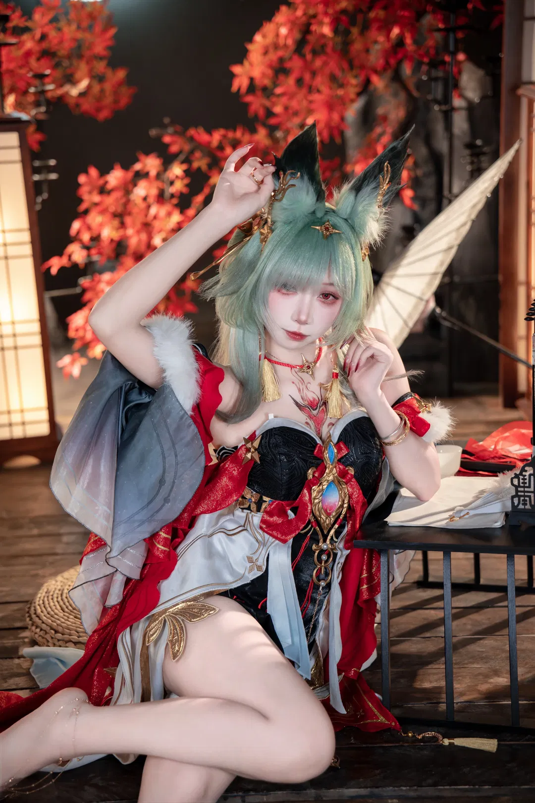 心月狐cos 鸣潮红枫夜 清冷与魅惑的碰撞 - 第 3 张