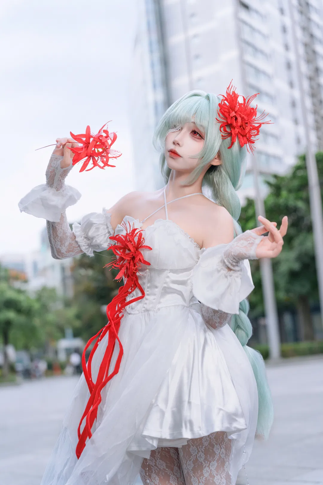 【弗洛洛cos】鸣潮弗洛洛的清冷雨中曲 - 第 5 张