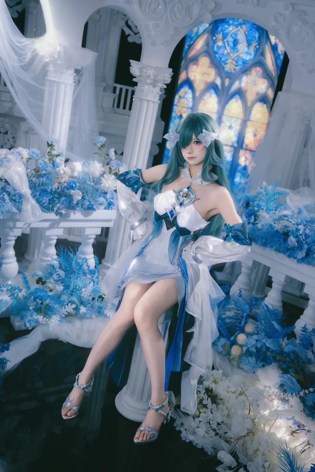【沃雅妮莎cos】原神纯白殿堂下的深海歌谣 - 第 3 张