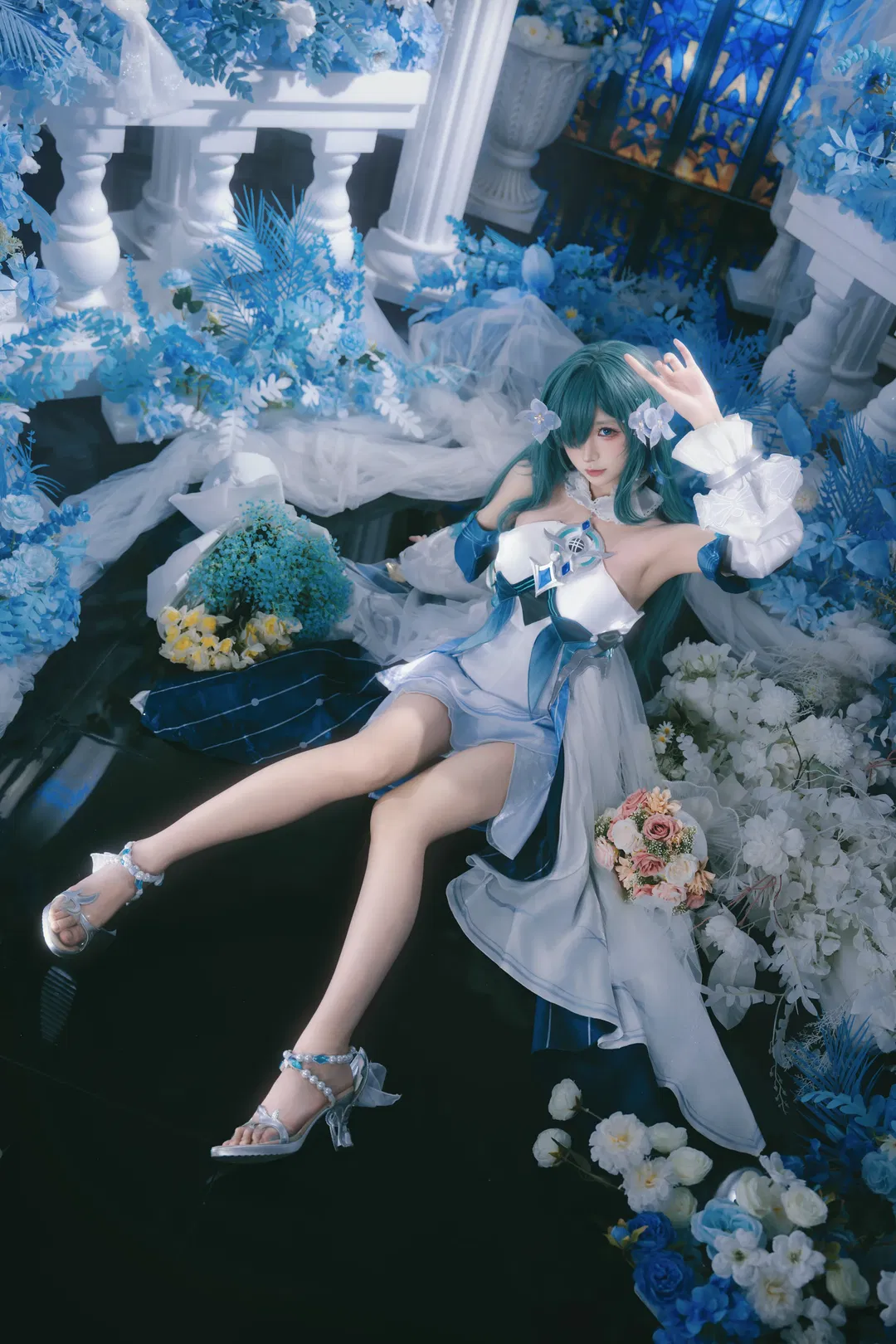 【沃雅妮莎cos】原神纯白殿堂下的深海歌谣 - 第 4 张