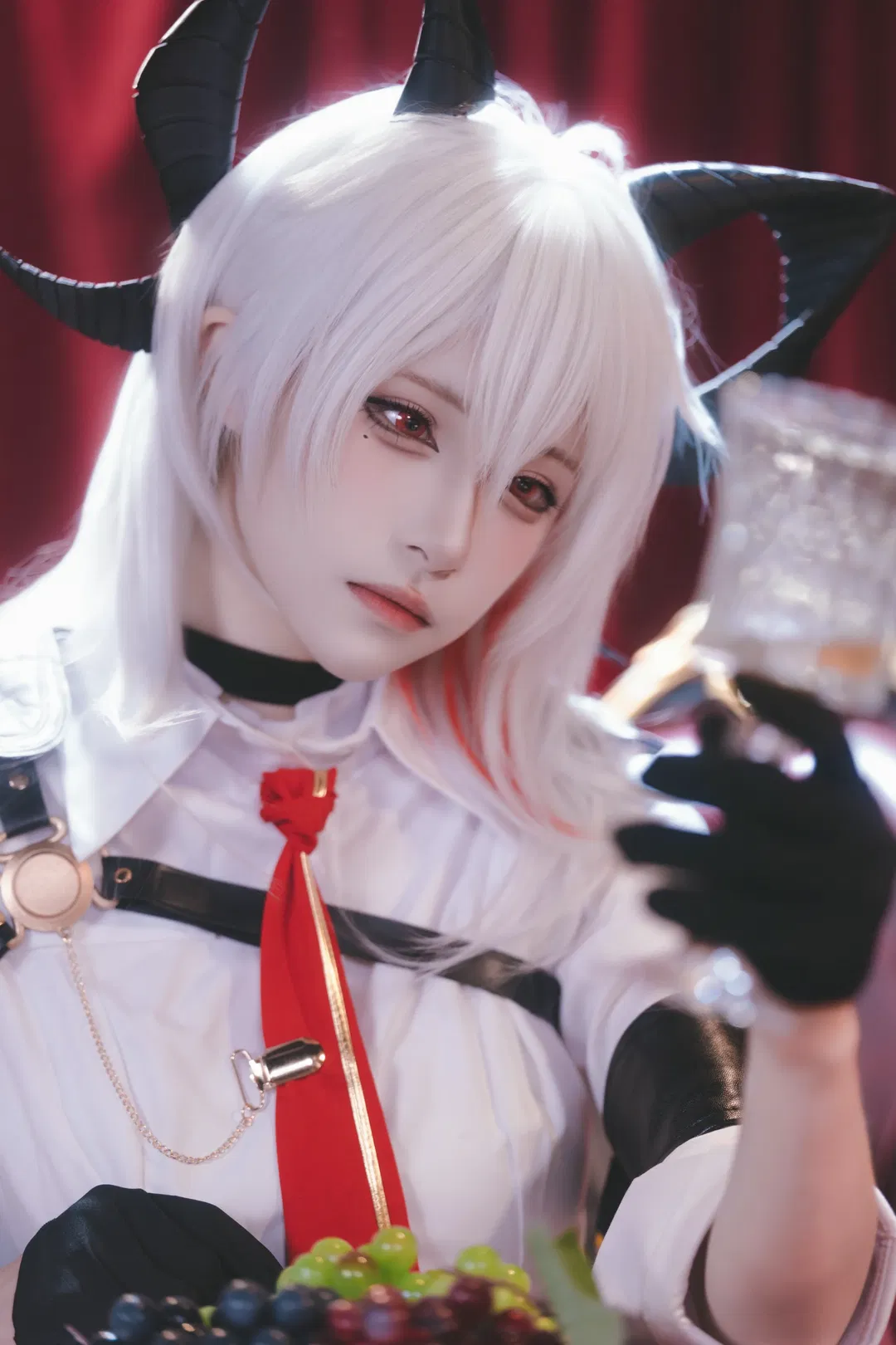 【赞妮cos】上班是优秀员工，下班秒变危险恶魔 - 第 3 张