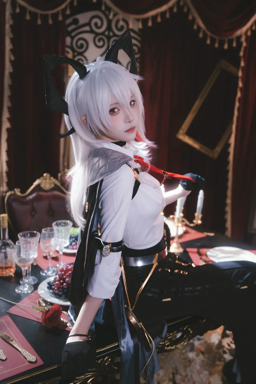 【赞妮cos】上班是优秀员工，下班秒变危险恶魔 - 第 7 张
