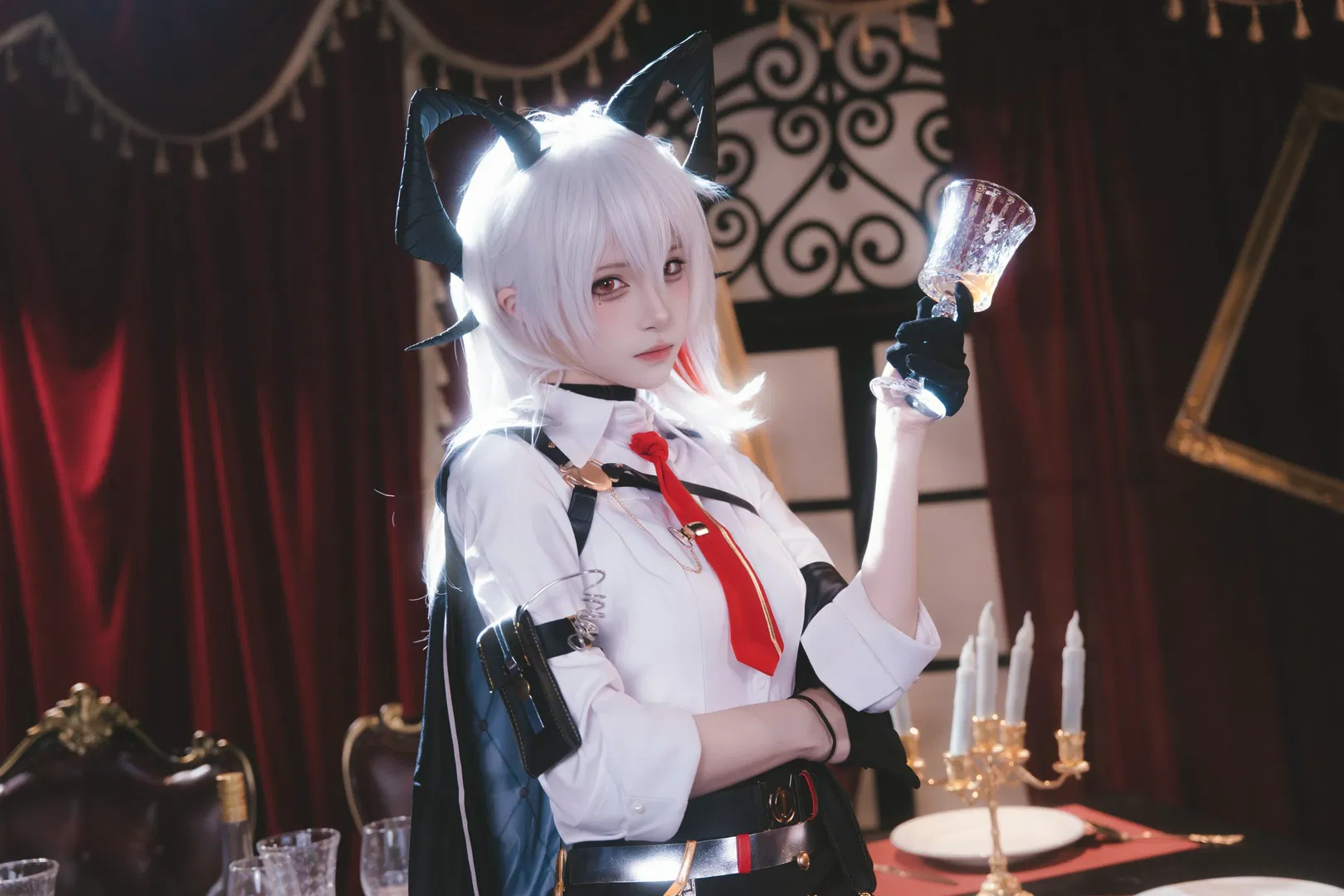 【赞妮cos】鸣潮赞妮，赴一场复古哥特晚宴 - 第 2 张