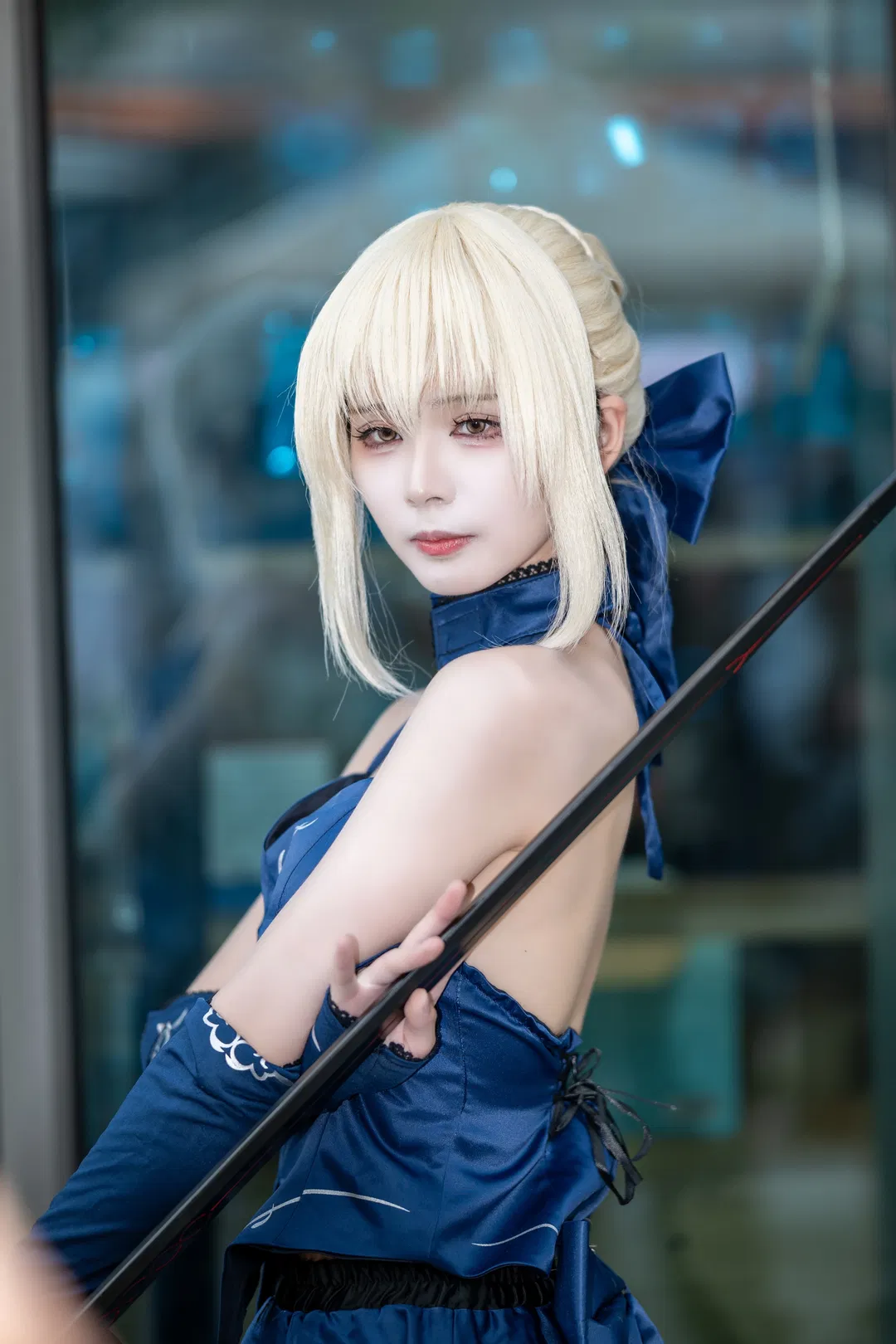 【阿尔托莉雅cos】深蓝缎面与黑剑的完美契合 - 第 1 张