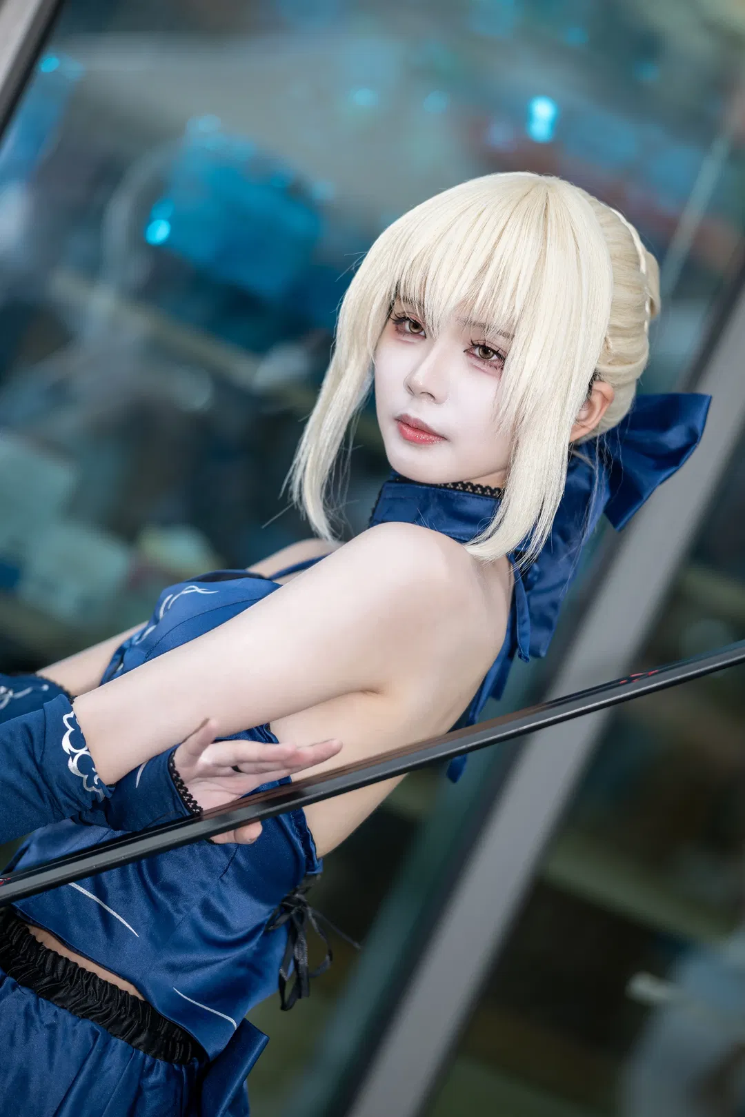 【阿尔托莉雅cos】深蓝缎面与黑剑的完美契合 - 第 2 张