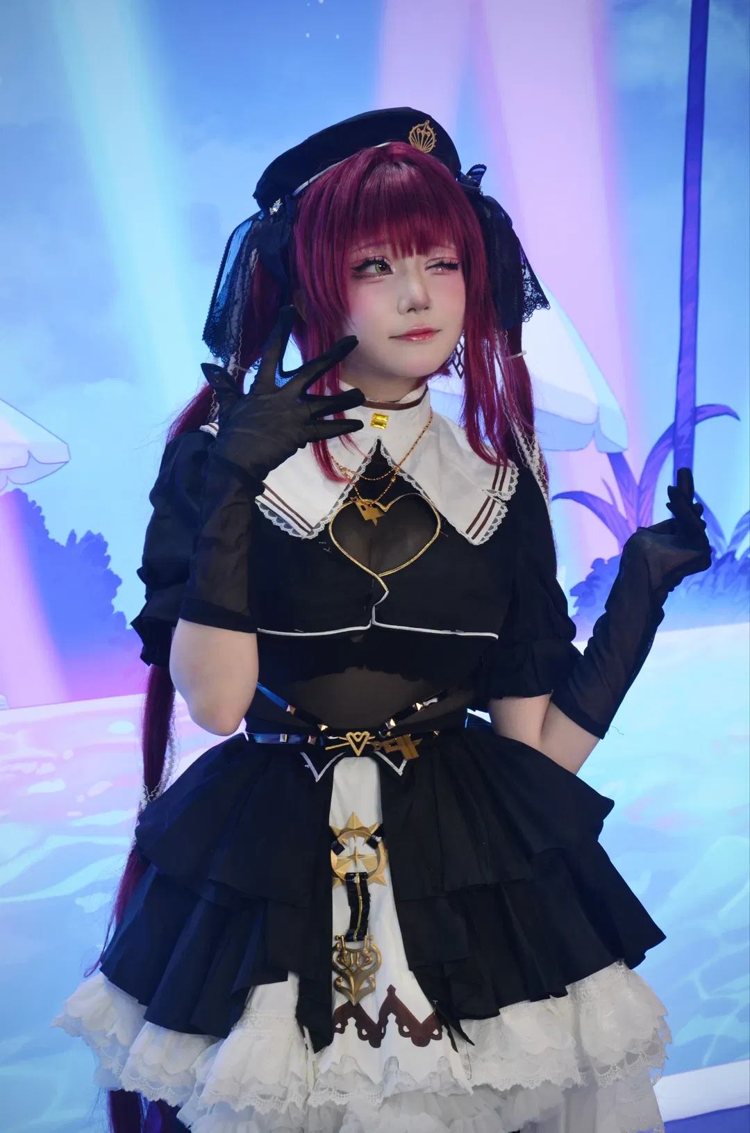 【宝钟玛琳cos】BW2026现场的红发船长，细节满满的黑白裙装 - 第 3 张