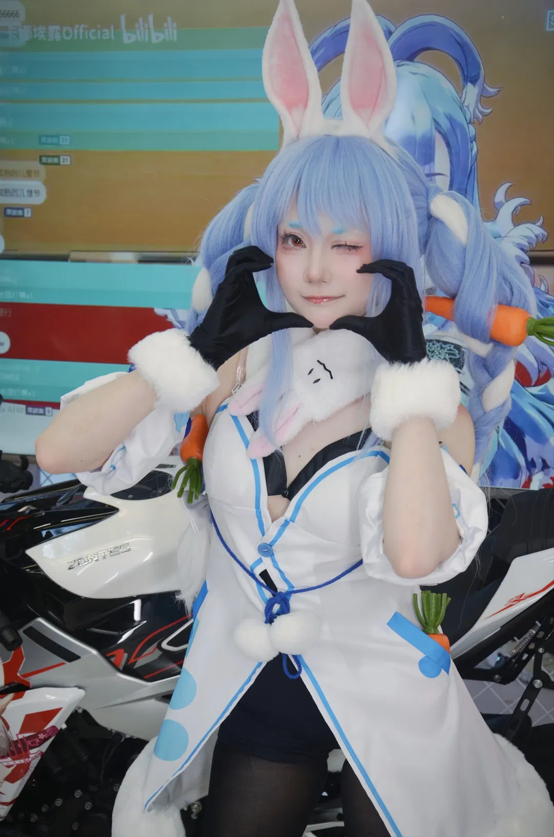 【兎田ぺこらコスプレ】ホロライブポップアップストアの愛らしいうさぎちゃん - 4 枚目