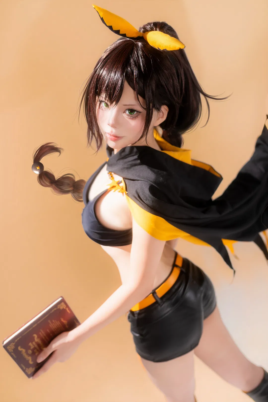【夏乌拉cos】从零开始的异世界生活 黑色与亮黄的经典配色 - 第 1 张