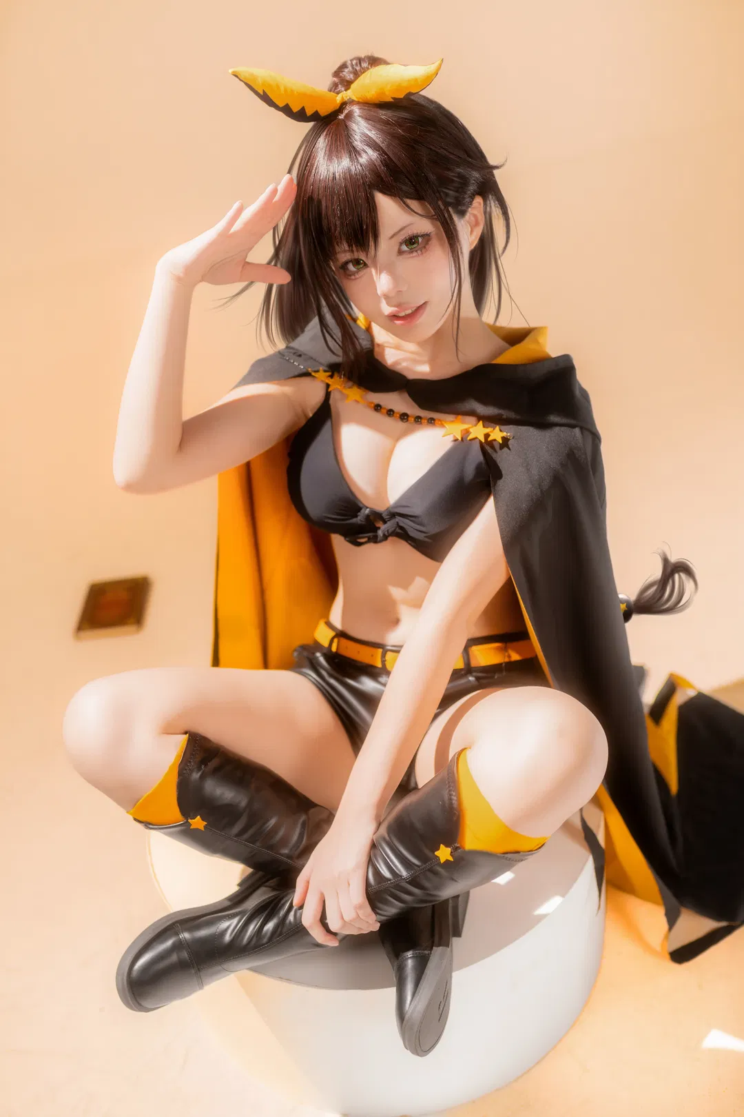 【夏乌拉cos】从零开始的异世界生活 黑色与亮黄的经典配色 - 第 2 张