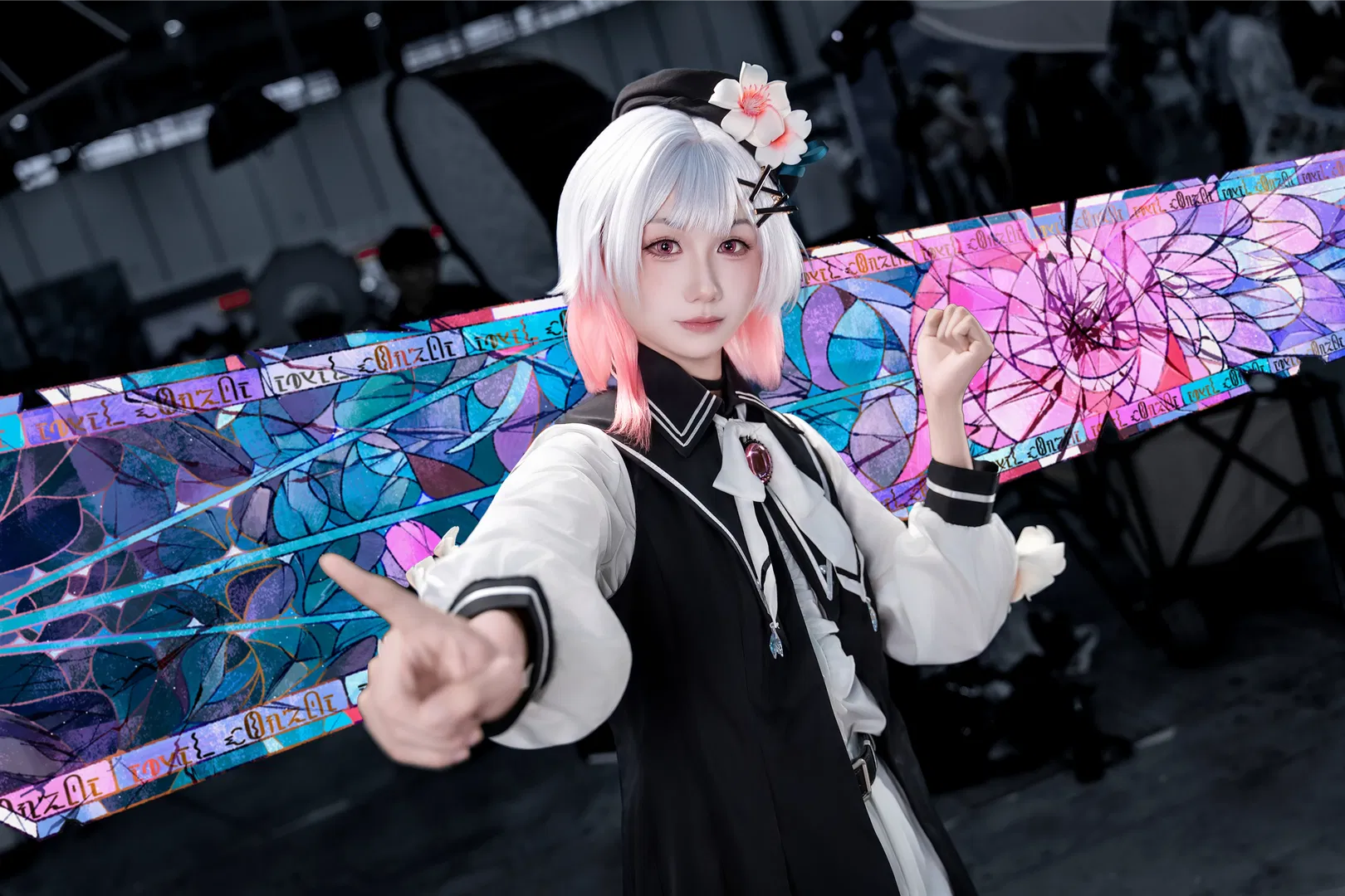 【艾瑪cos】明日方舟魔法少女的魔女審判雙人並肩 - 第 2 張