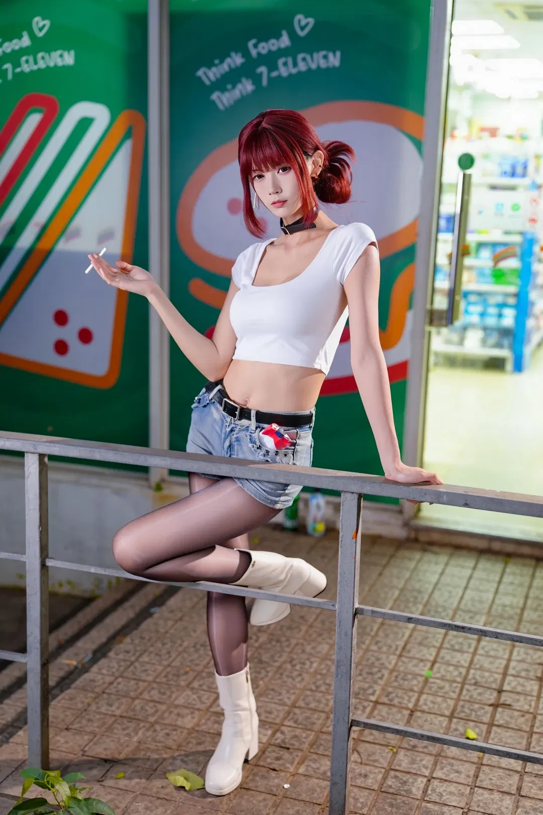 山田小姐cos 深夜便利店後門的吸菸街拍 - 第 9 張