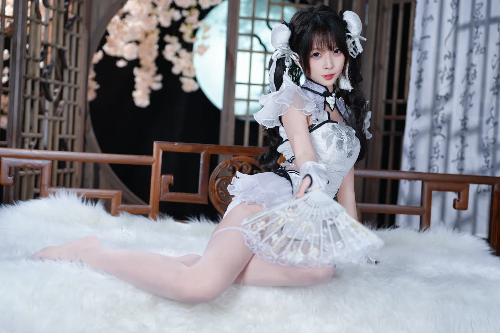 【殷紫萍cos】永劫无间玉髓冰心，白丝持剑的飒爽江湖 - 第 15 张