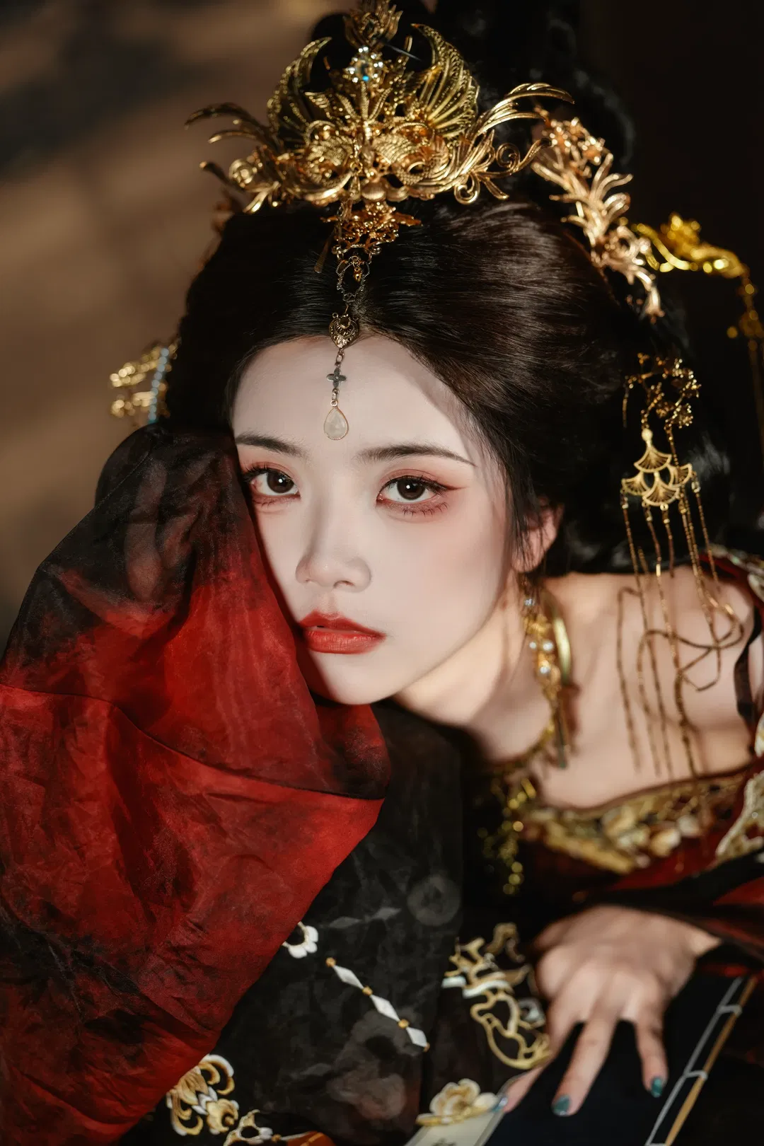 红黑金古风造型，仗剑提笔体验女帝的日常 - 第 11 张