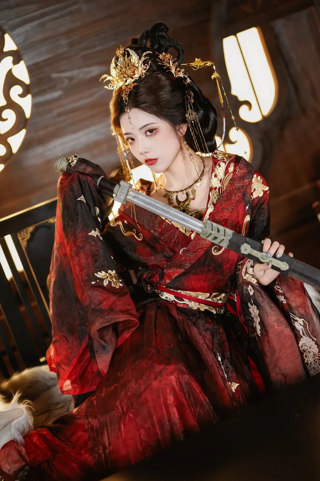 红黑金古风造型，仗剑提笔体验女帝的日常 - 第 9 张