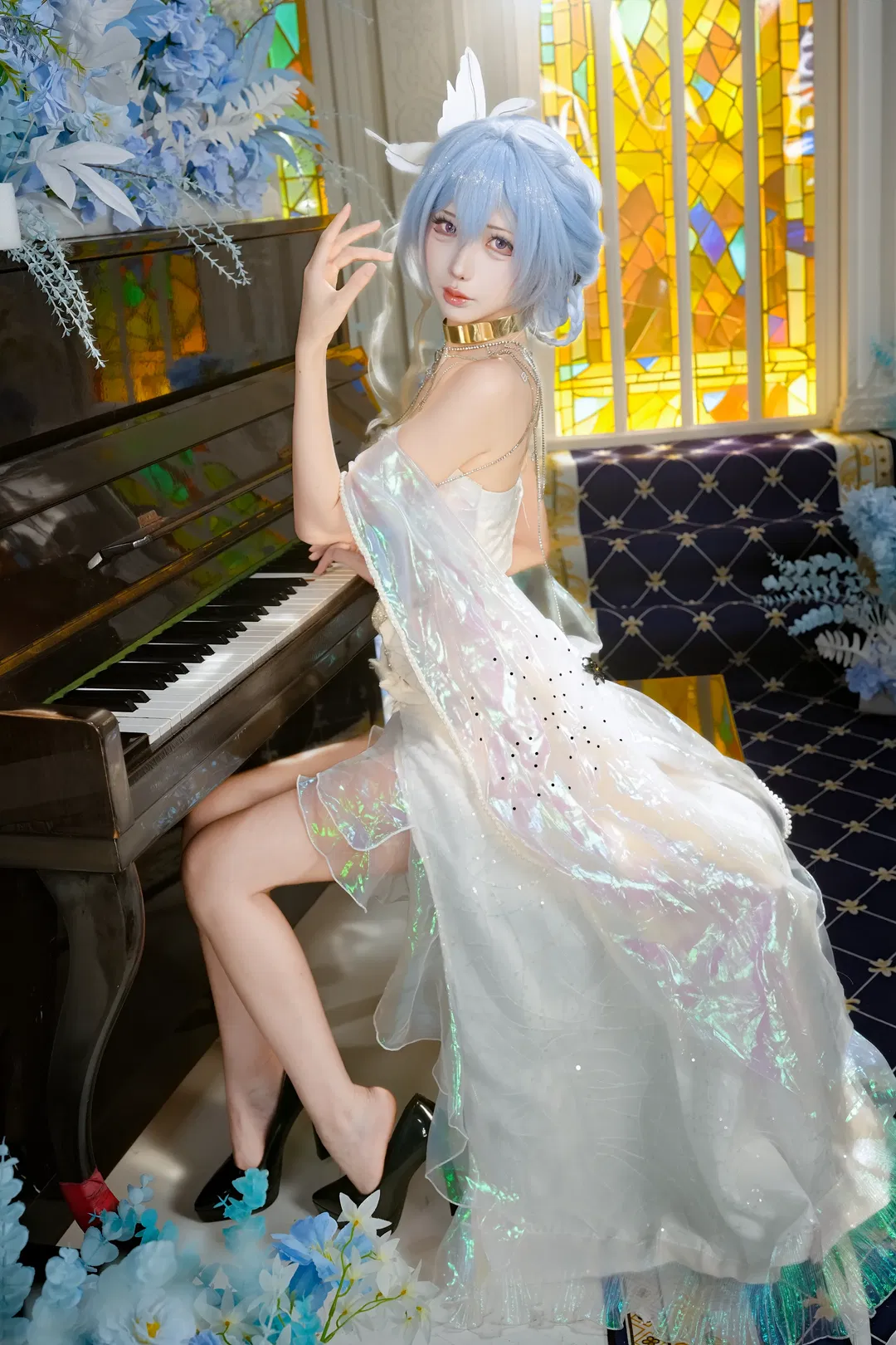 【守岸人cos】鸣潮守岸人，彩窗与钢琴前的光影记录 - 第 16 张