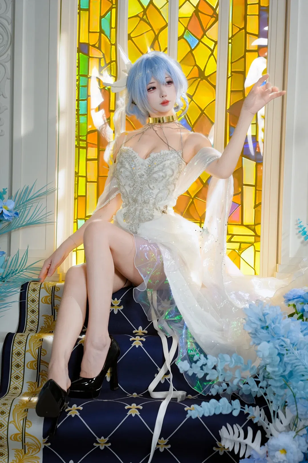 【守岸人cos】鸣潮守岸人，彩窗与钢琴前的光影记录 - 第 2 张