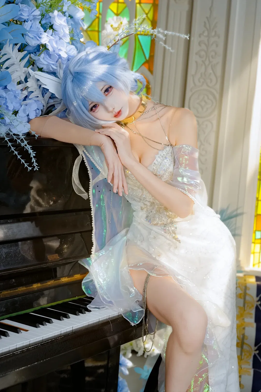 【守岸人cos】鸣潮守岸人，彩窗与钢琴前的光影记录 - 第 7 张
