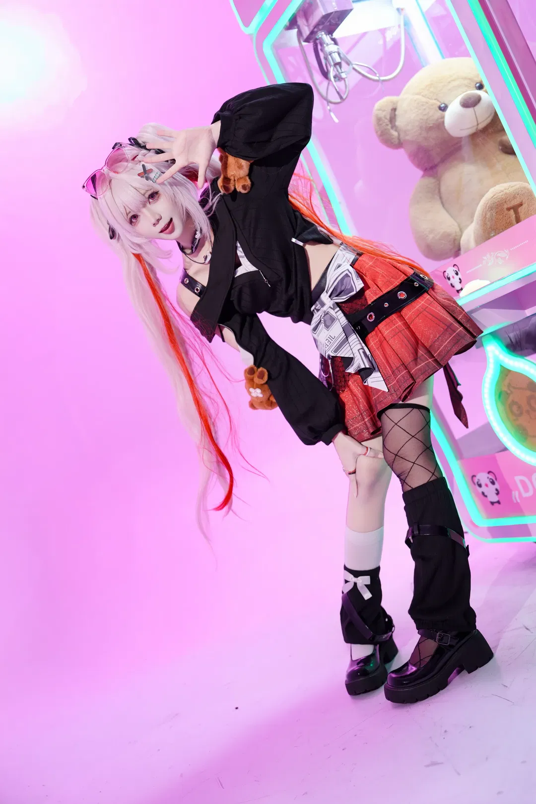 【火花cos】崩坏星穹铁道里的粉黑甜酷少女 - 第 1 张
