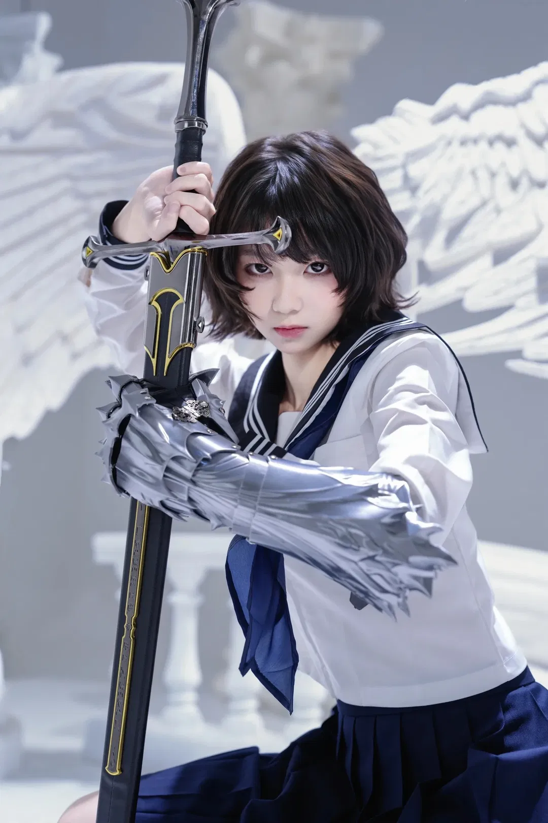 手持巨剑的JK少女，这套机械臂与制服结合的写真太酷了 - 第 6 张