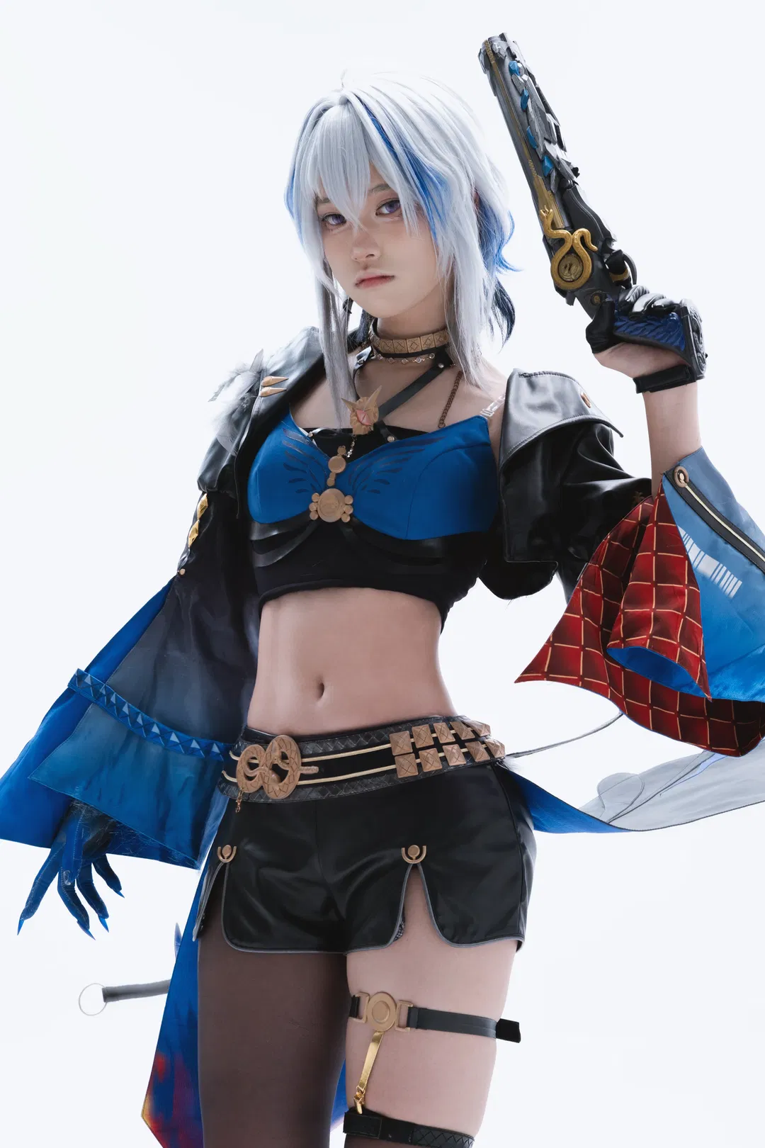 【嘉贝莉娜cos】鸣潮角色黑蓝配色与皮质质感演绎 - 第 2 张
