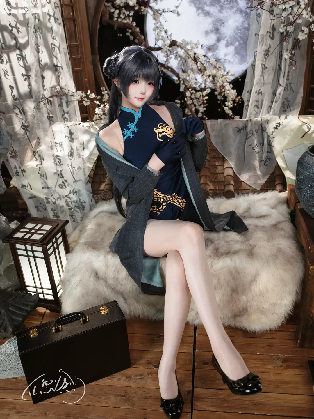 【妃咲cos】深蓝旗袍与灰西装的东方韵致 - 第 2 张
