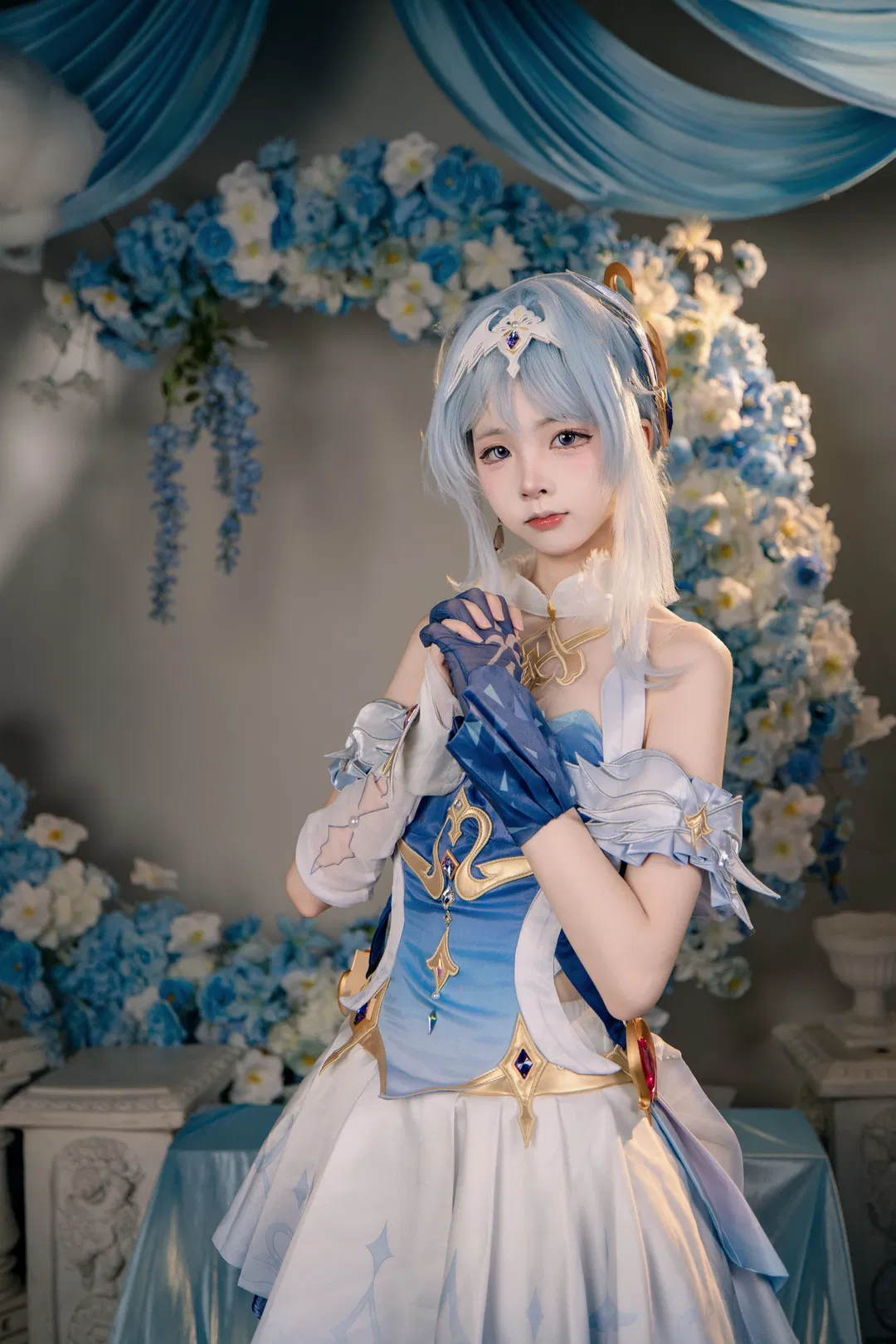 【奥黛塔cos】原神蓝白花海间的温柔定格 - 第 1 张