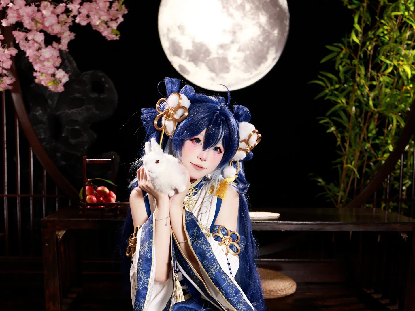【尤诺cos】鸣潮满月之夜，樱花水畔的静谧时刻 - 第 4 张