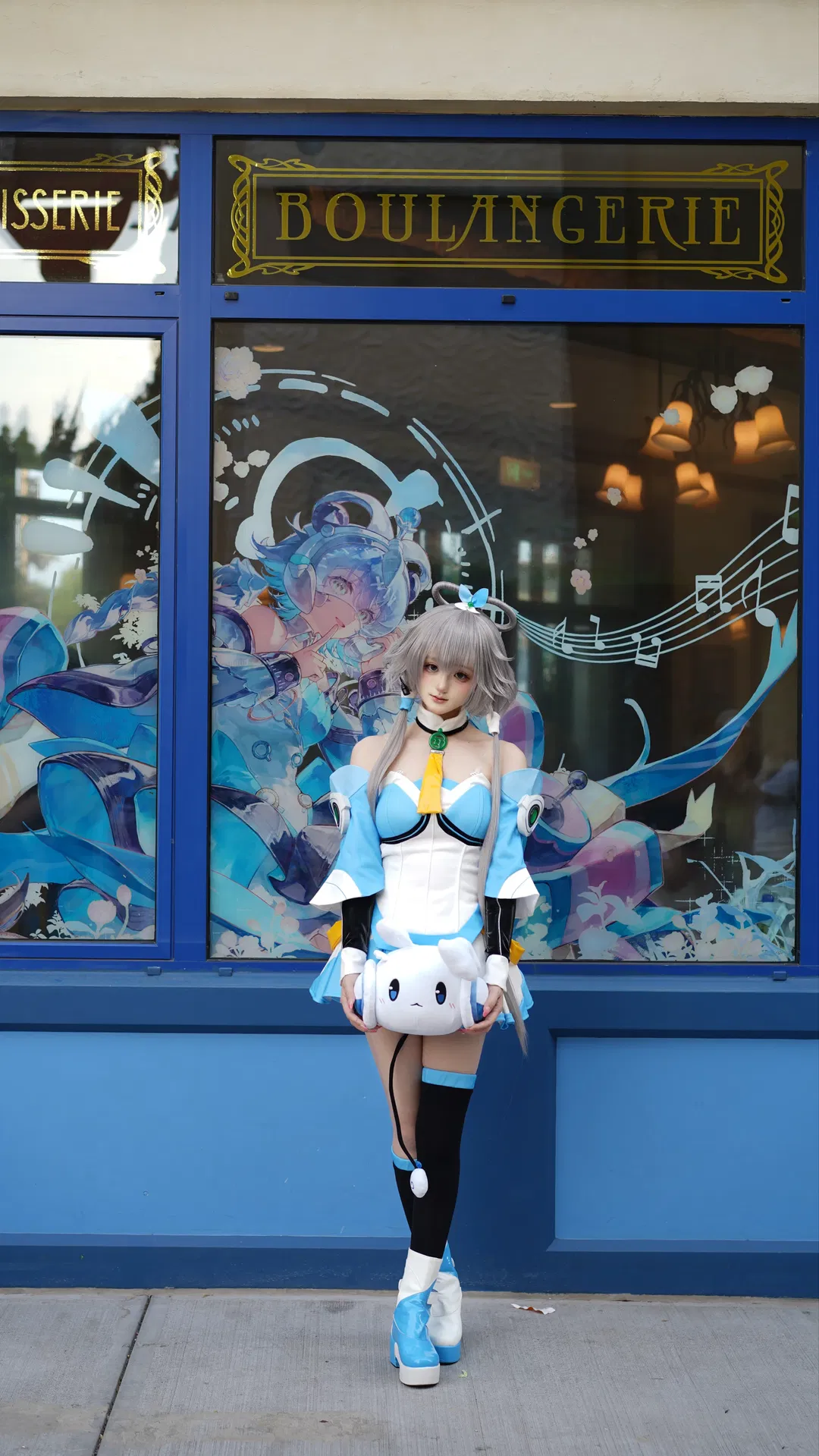 【洛天依cos】打卡聯動餐廳的藍白打歌服 - 第 3 張