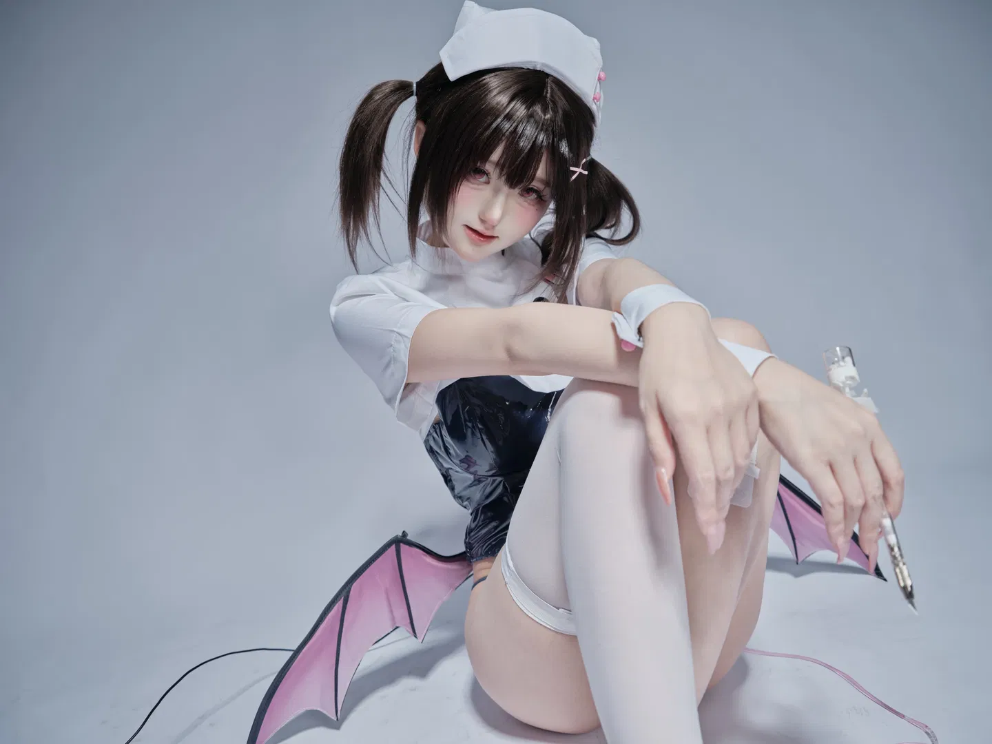 【加奈子cos】粉色醫療道具與惡魔翅膀的反差搭配 - 第 5 張
