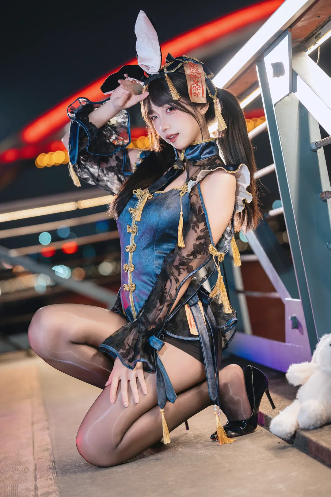 【僵尸兔cos】夜幕桥梁上的暗黑兔女郎 - 第 2 张