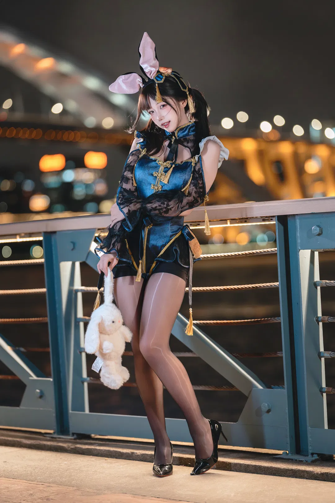 【僵尸兔cos】夜幕桥梁上的暗黑兔女郎 - 第 3 张