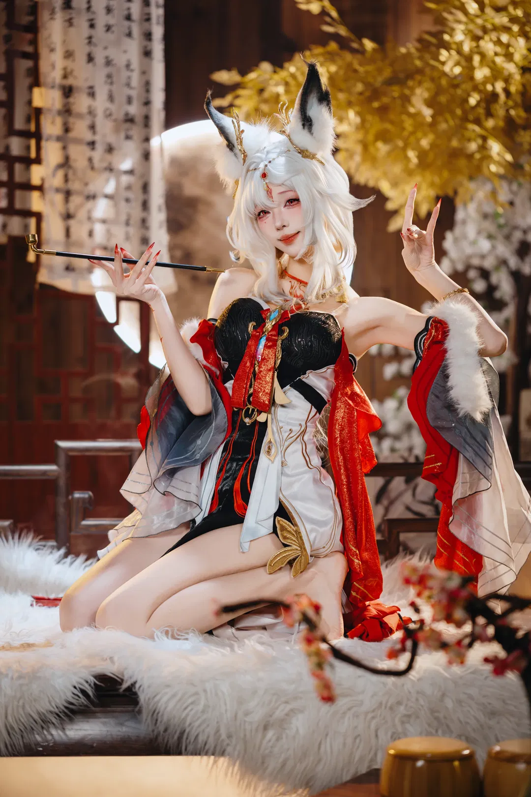 【心月狐cos】鳴潮白毛大狐狸的慵懶感 - 第 1 張